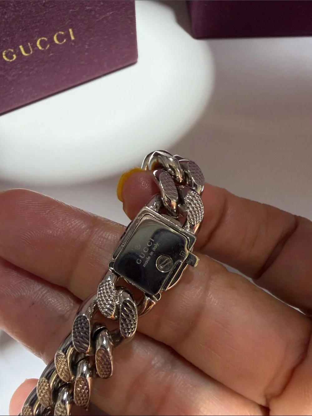 Gucci Silver Textured Curb Chain Bracelet with Branded Clasp